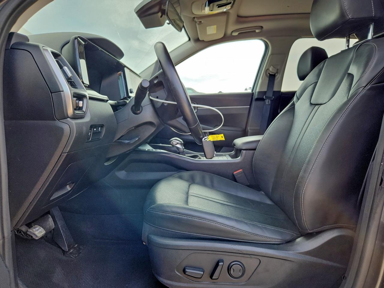2022 KIA SORENTO S photo 13