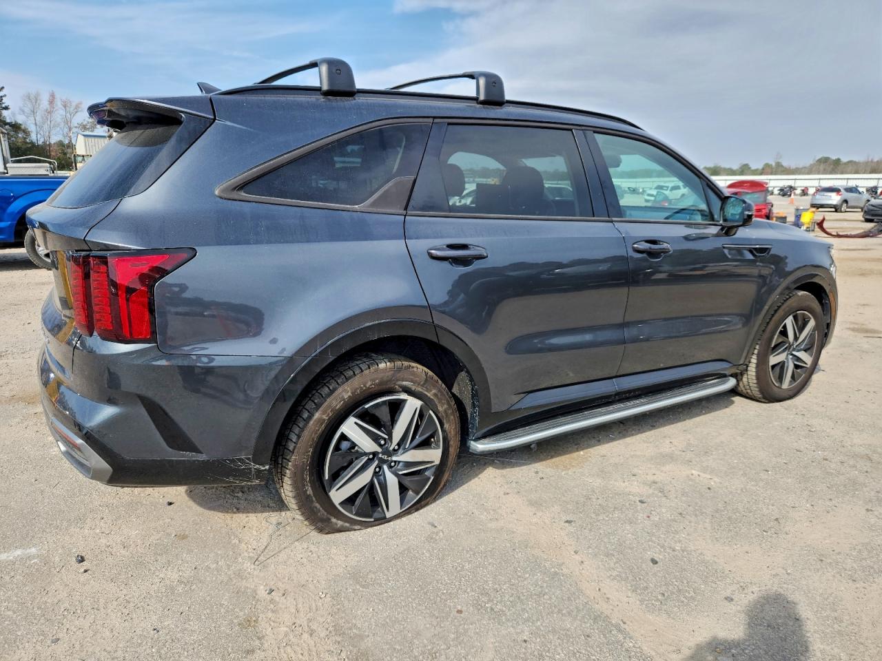 2022 KIA SORENTO S photo 5
