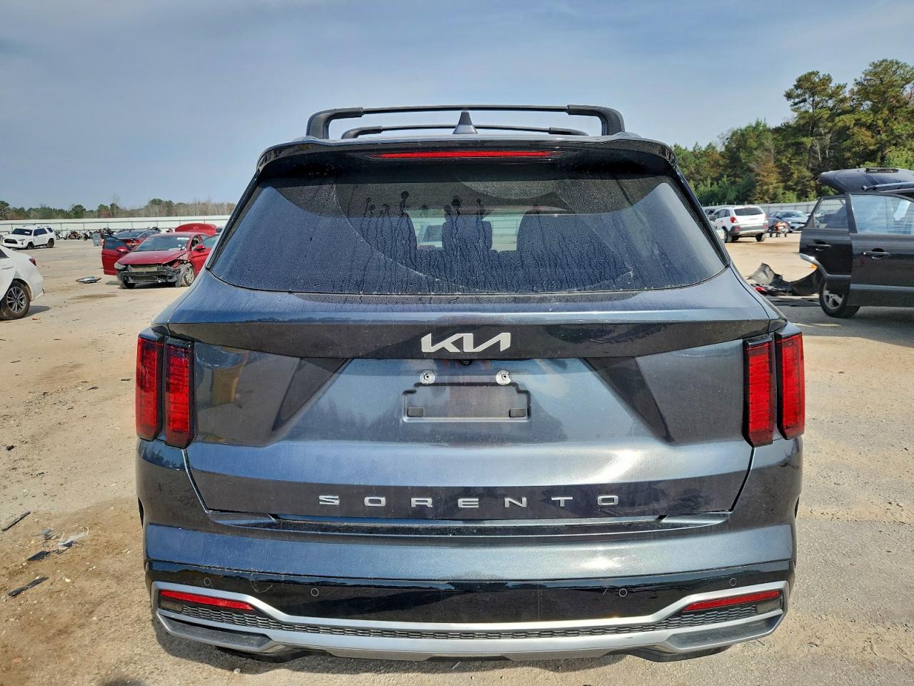 2022 KIA SORENTO S photo 11