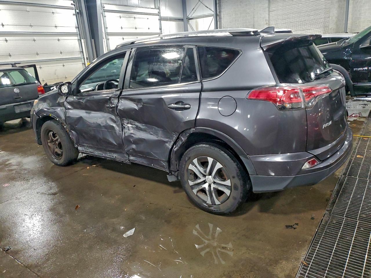 2016 TOYOTA RAV4 LE photo 2