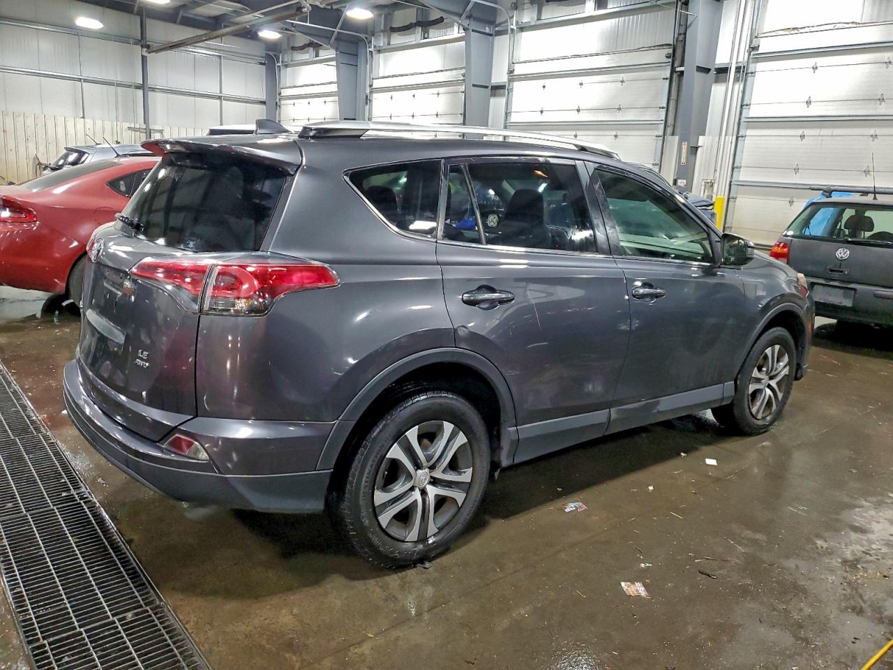 2016 TOYOTA RAV4 LE photo 3