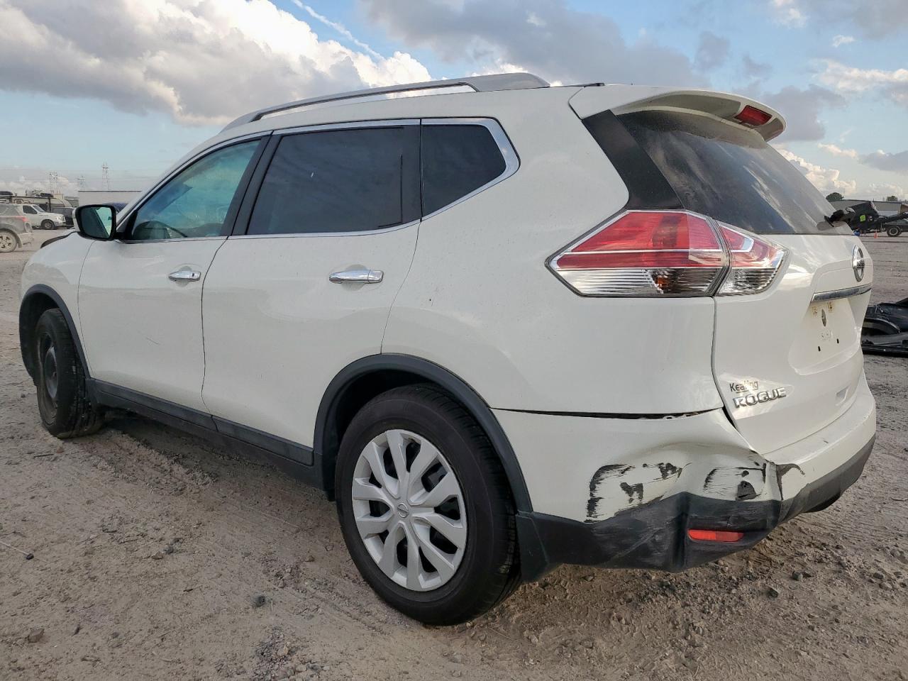 2016 NISSAN ROGUE S photo 4