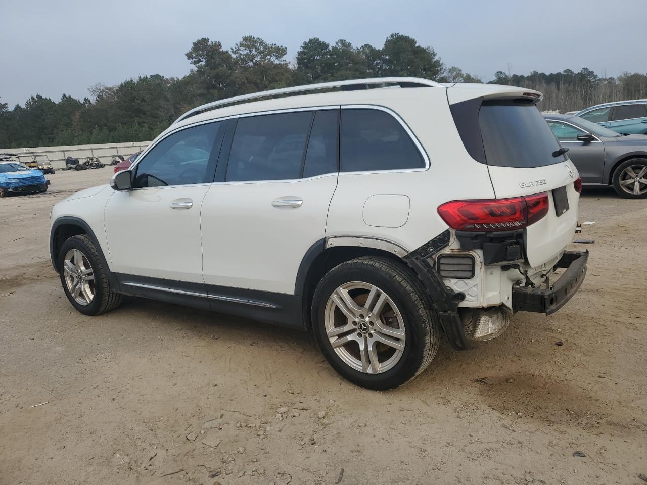 2020 MERCEDES-BENZ GLB 250 photo 3