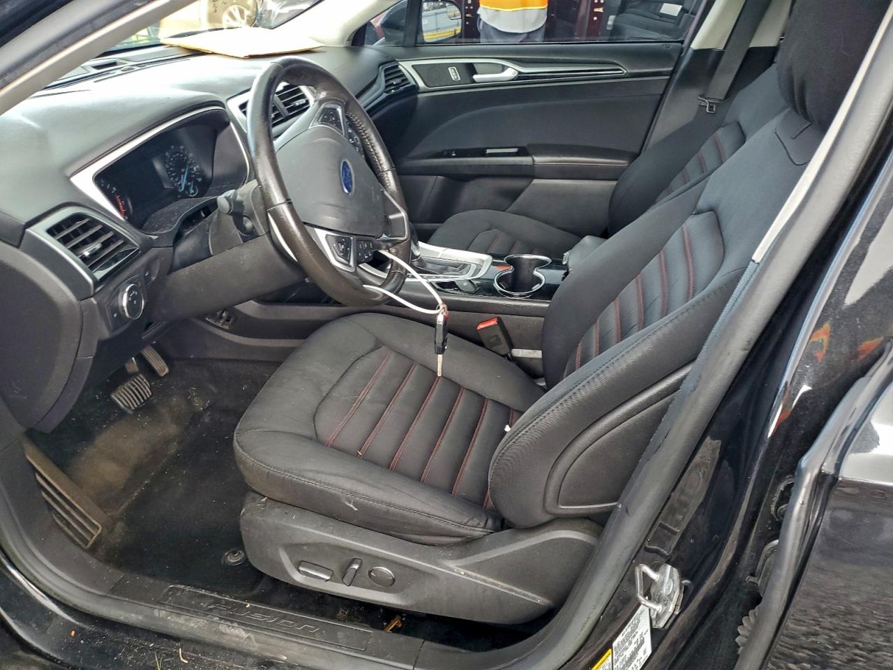 2015 FORD FUSION SE photo 13