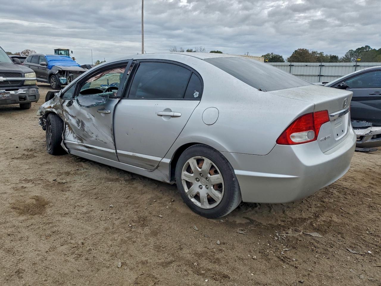 2010 HONDA CIVIC LX photo 3