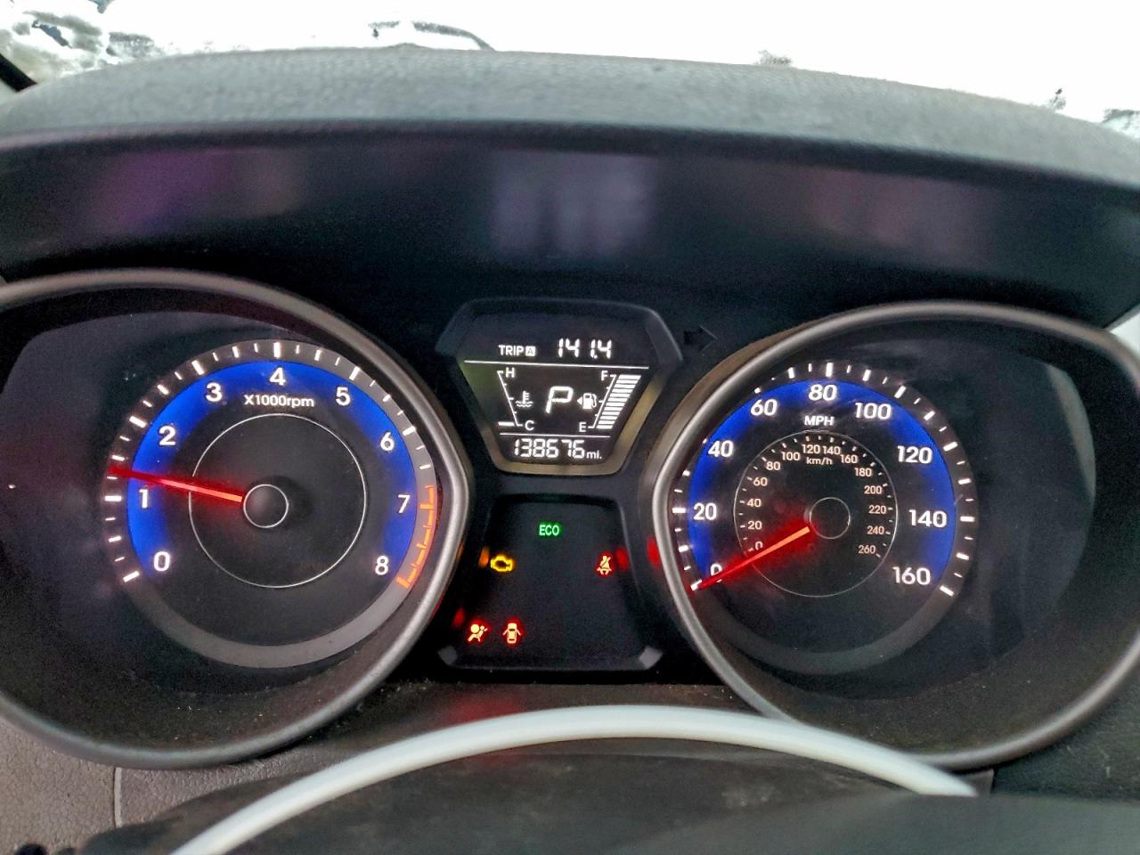 2014 HYUNDAI ELANTRA SE photo 9