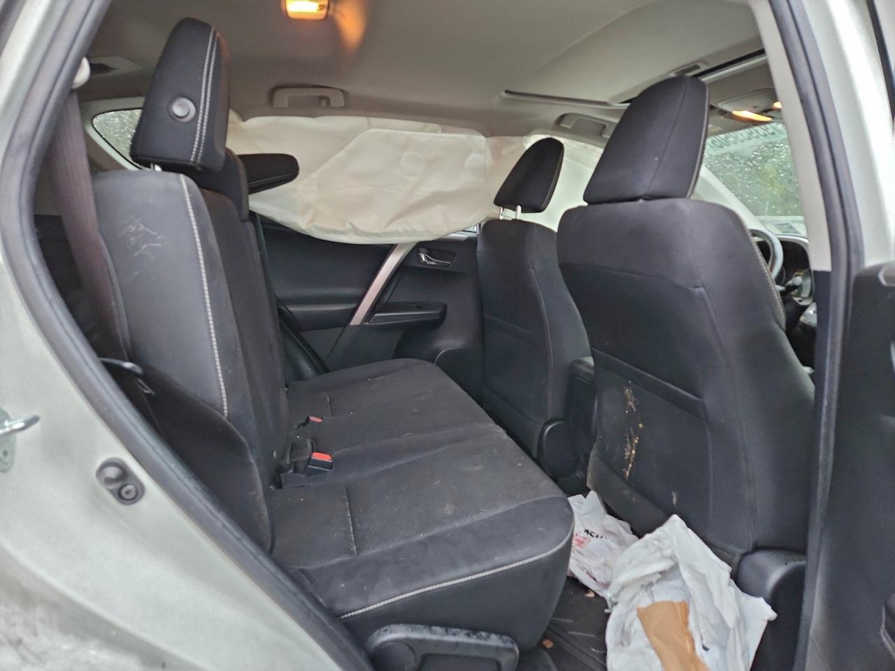 2017 TOYOTA RAV4 XLE photo 21