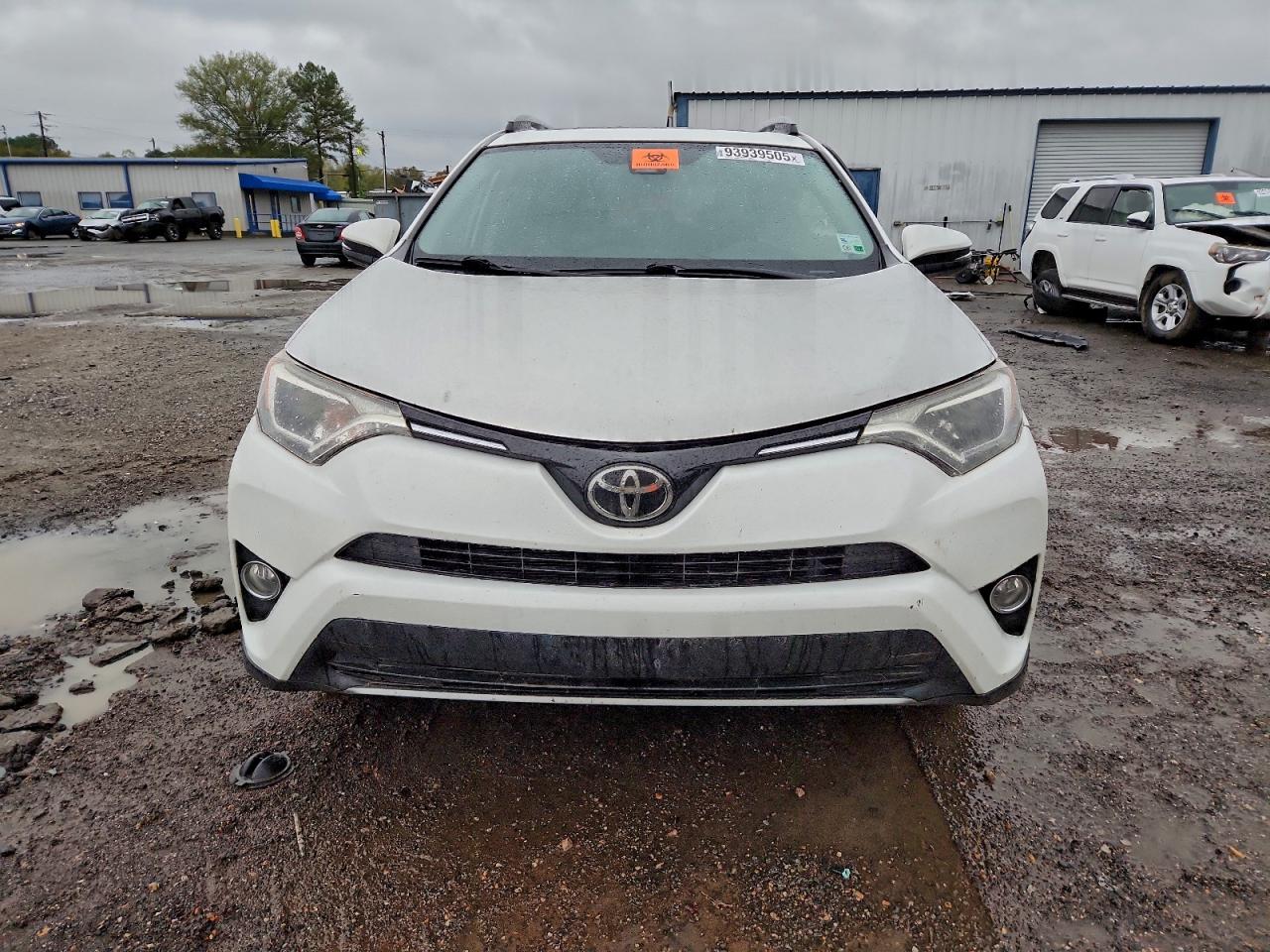 2017 TOYOTA RAV4 XLE photo 9