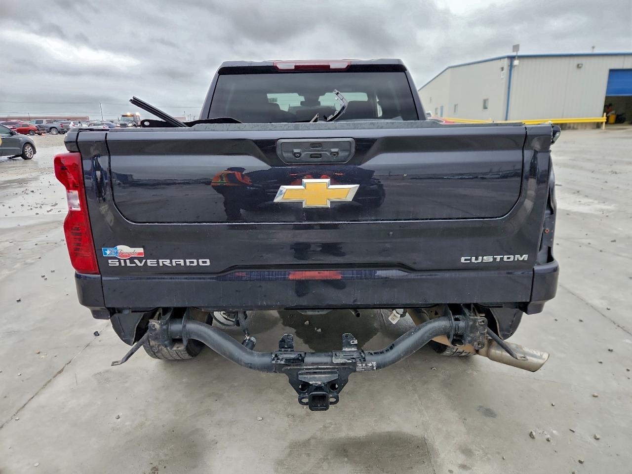 2023 CHEVROLET SILVERADO K1500 CUSTOM photo 11