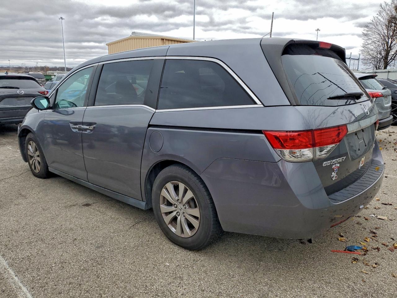 2016 HONDA ODYSSEY SE photo 3
