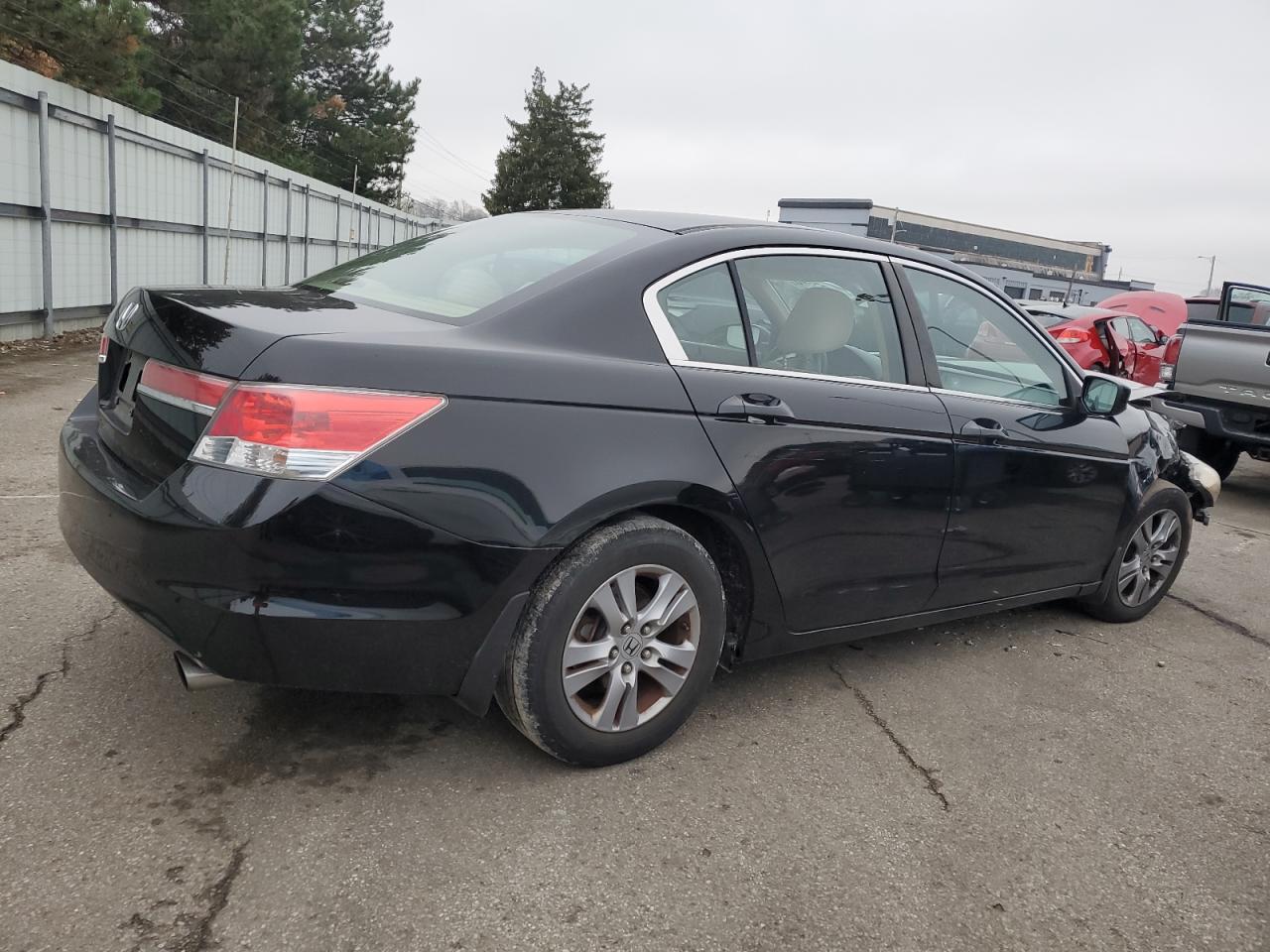 2011 HONDA ACCORD LXP photo 5