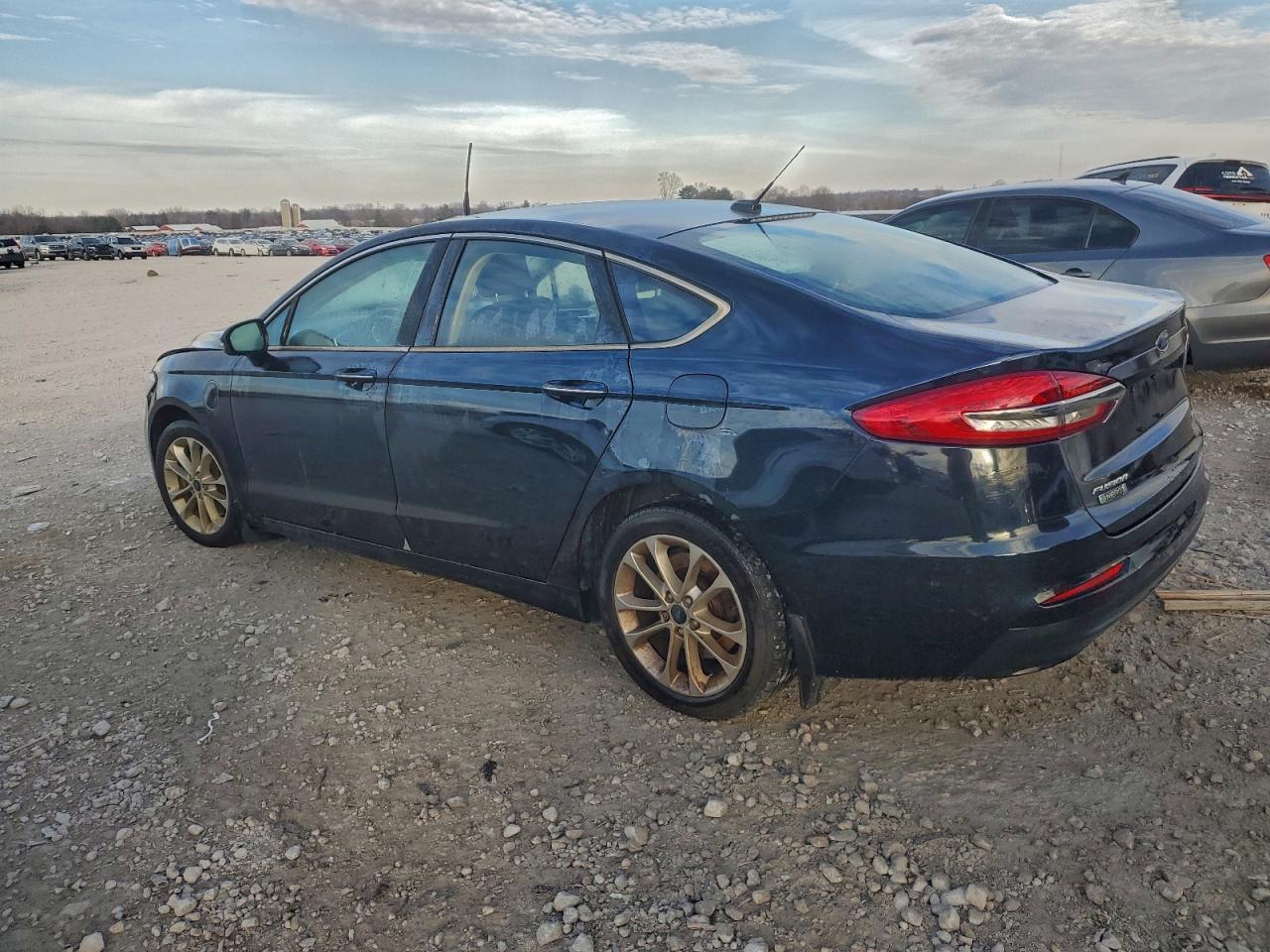 2019 FORD FUSION SEL photo 2
