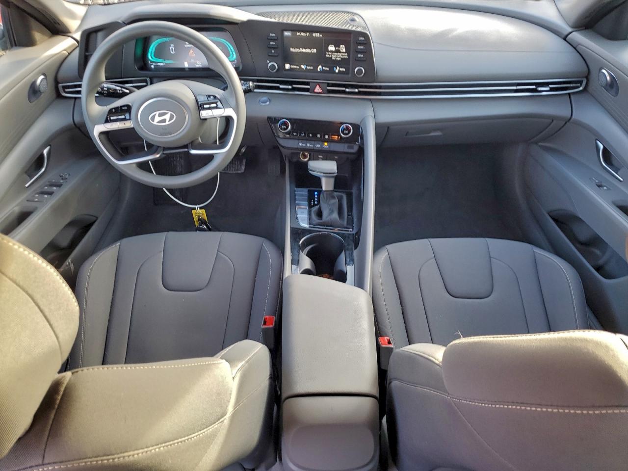 2025 HYUNDAI ELANTRA BLUE photo 8