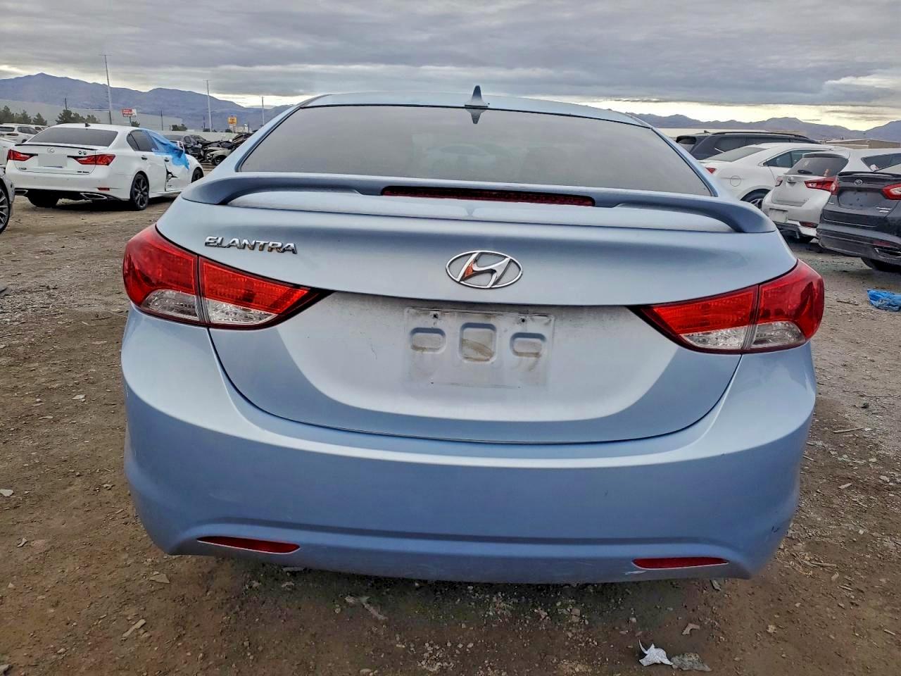 2013 HYUNDAI ELANTRA GLS photo 6