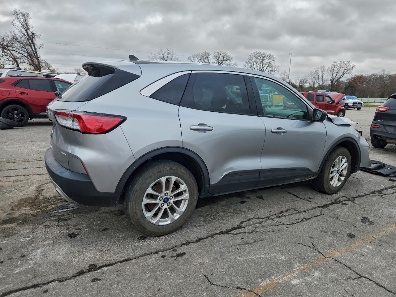 2022 FORD ESCAPE SE photo 3