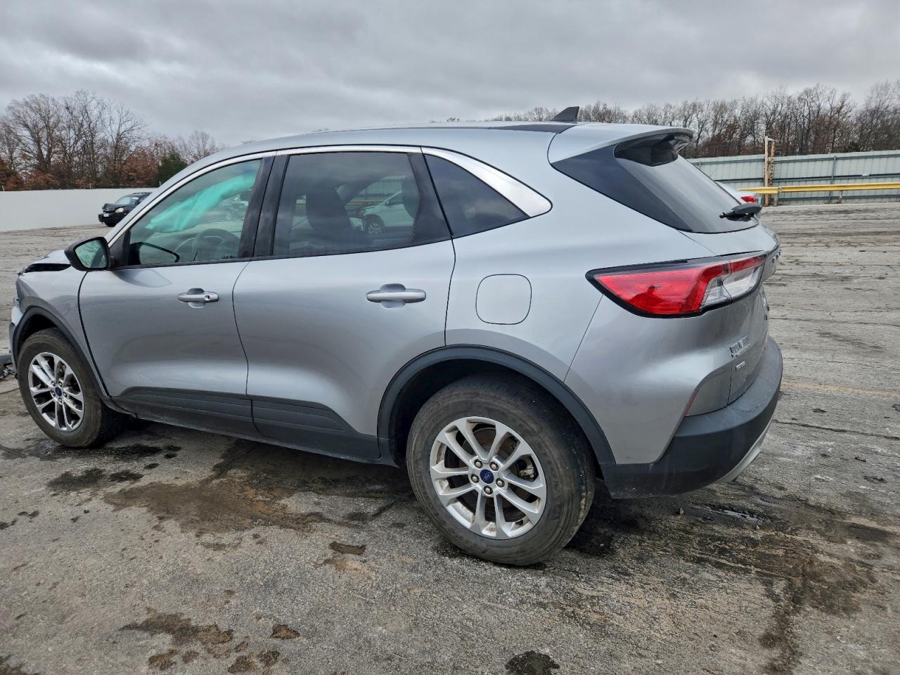 2022 FORD ESCAPE SE photo 2