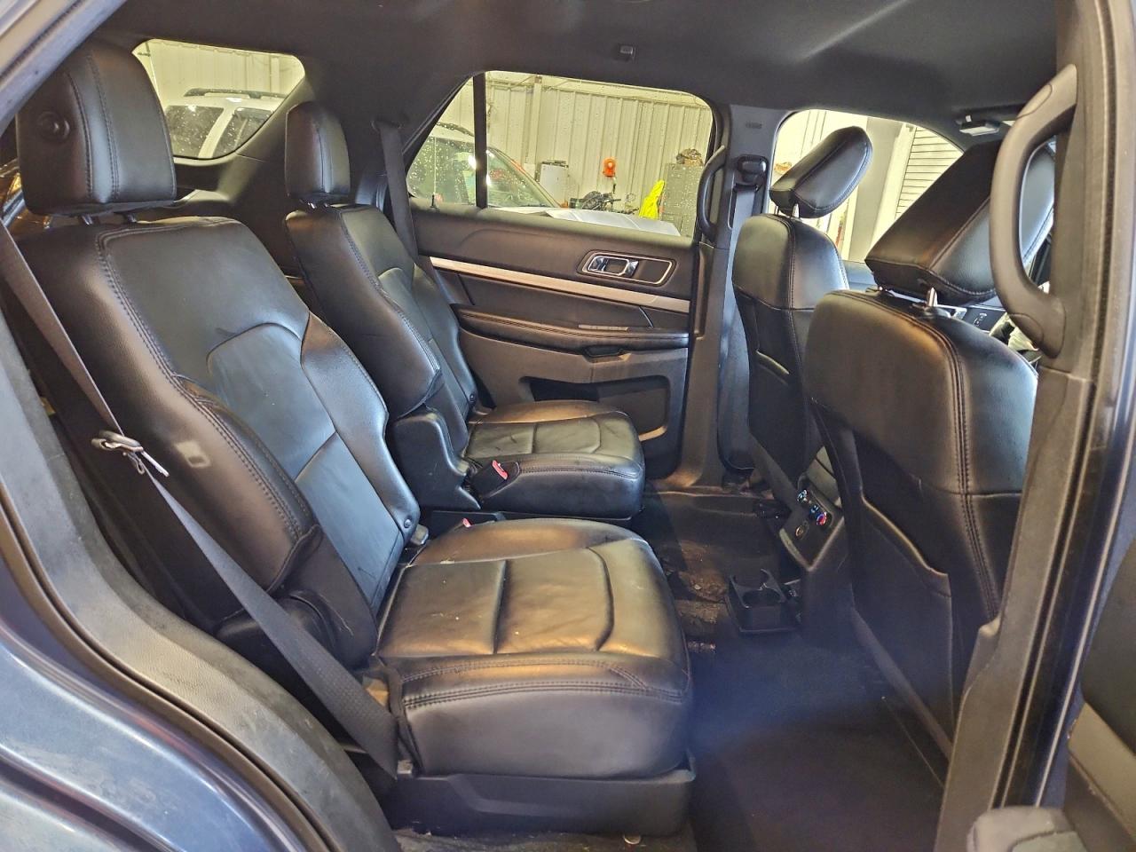 2018 FORD EXPLORER XLT photo 11