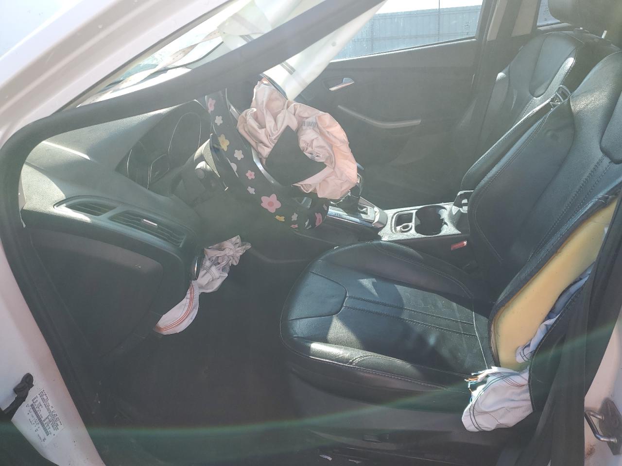 2014 FORD FOCUS SE photo 25
