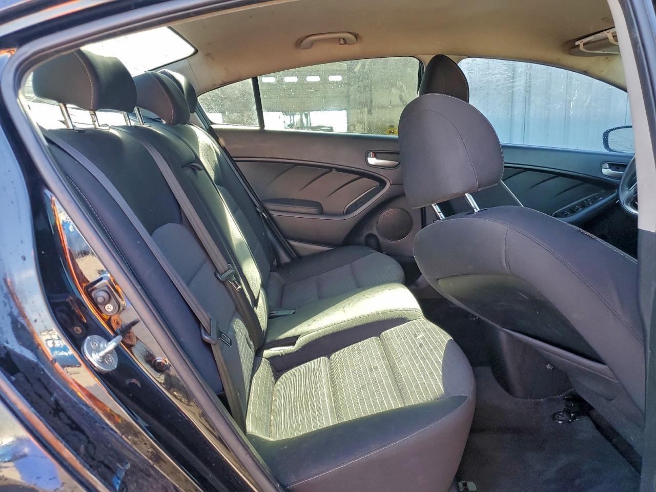 2017 KIA FORTE LX photo 28
