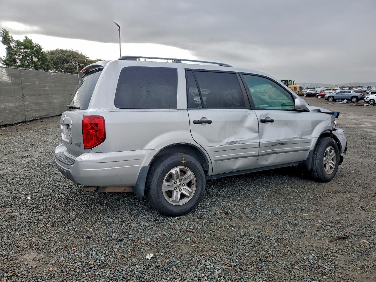 2005 HONDA PILOT photo 3