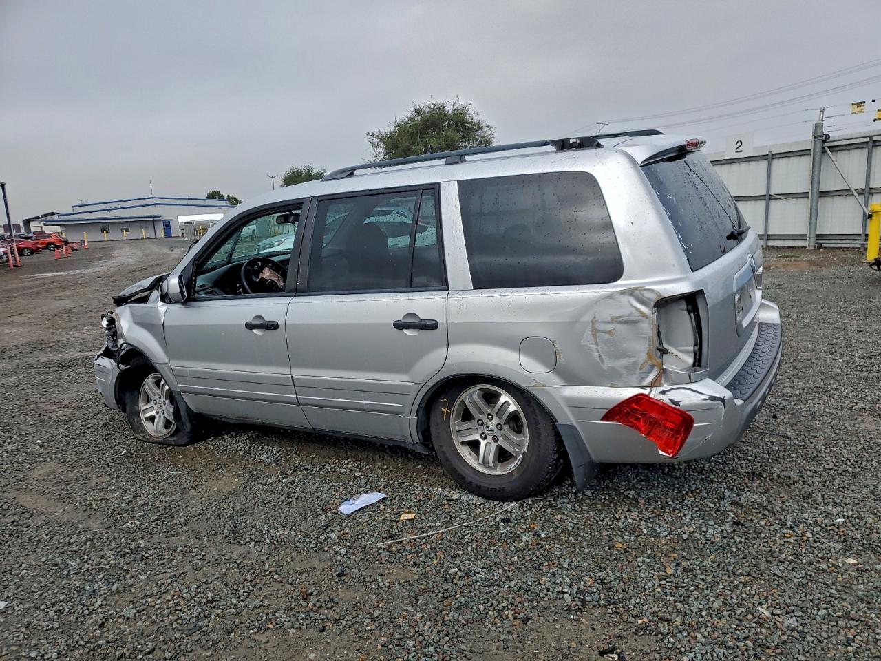 2005 HONDA PILOT photo 2