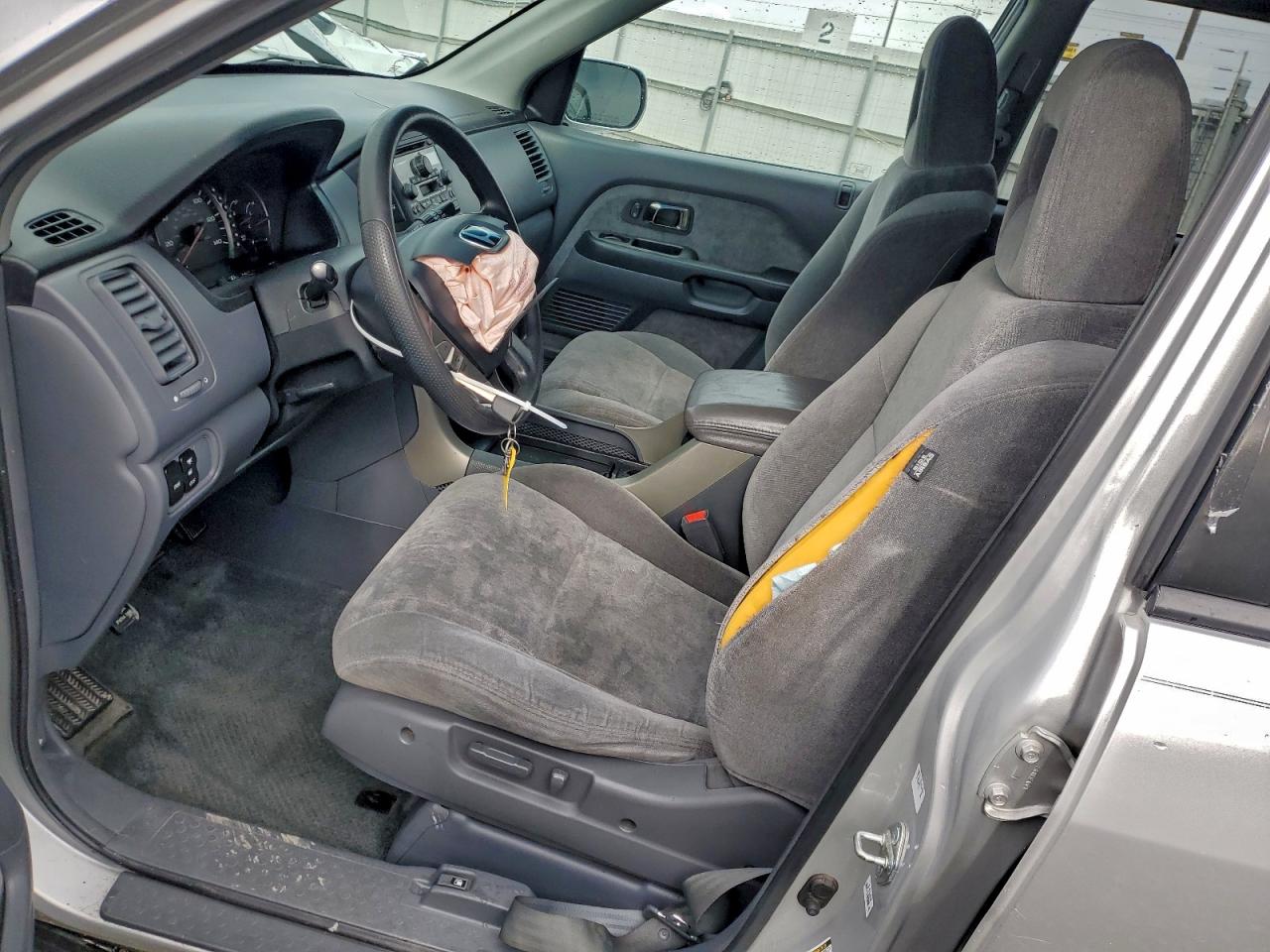 2005 HONDA PILOT photo 7