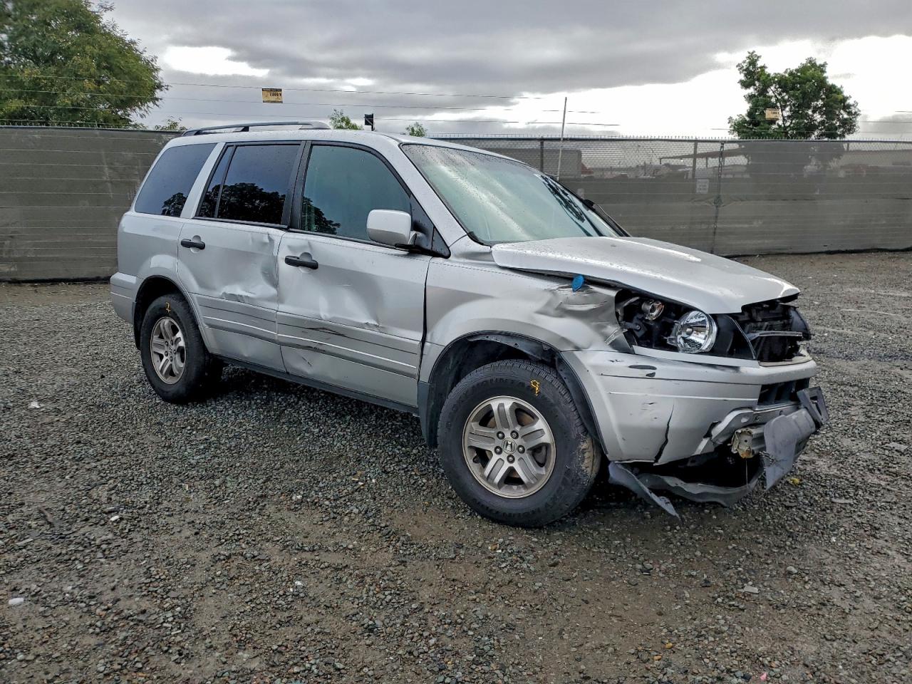 2005 HONDA PILOT photo 4
