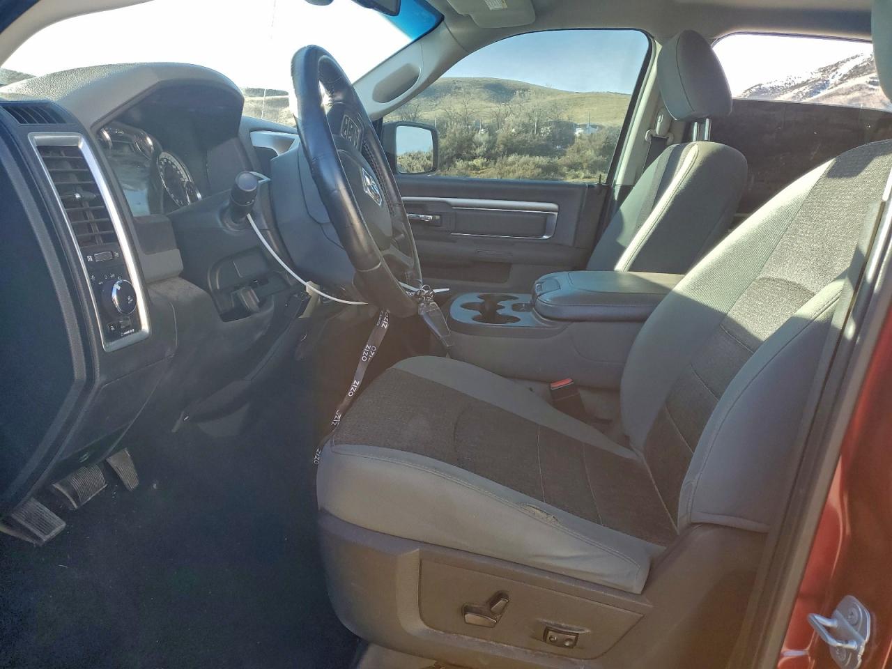 2019 RAM 1500 CLASSIC SLT photo 13