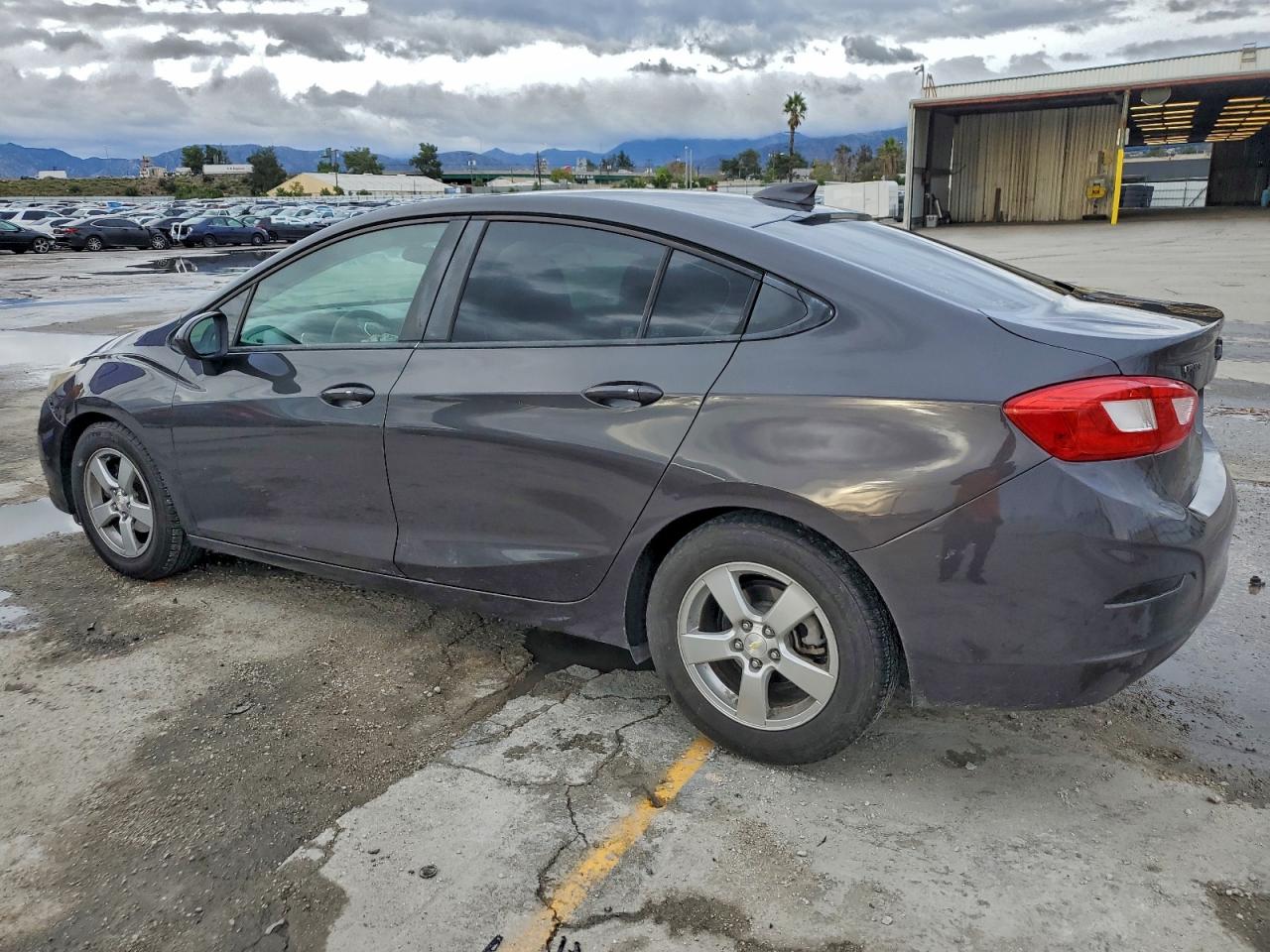 2016 CHEVROLET CRUZE LT photo 2