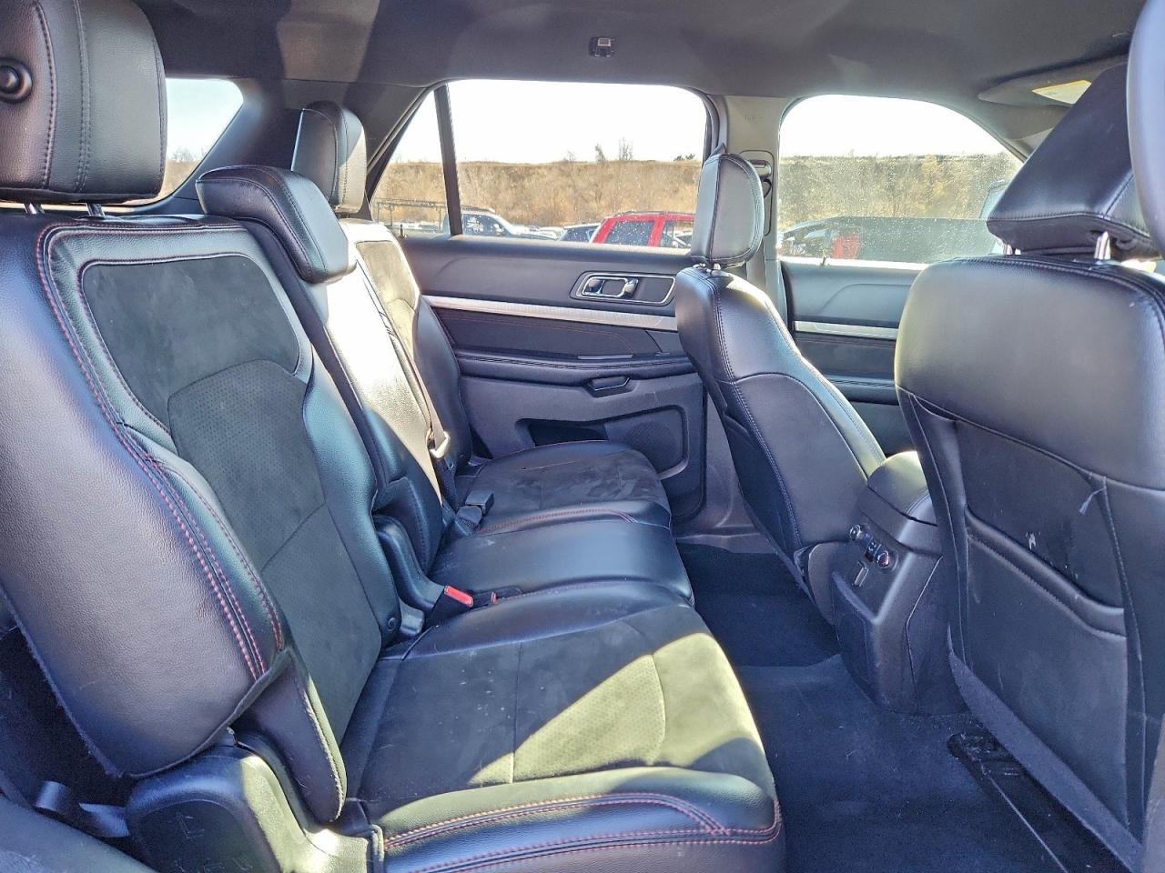 2018 FORD EXPLORER XLT photo 31