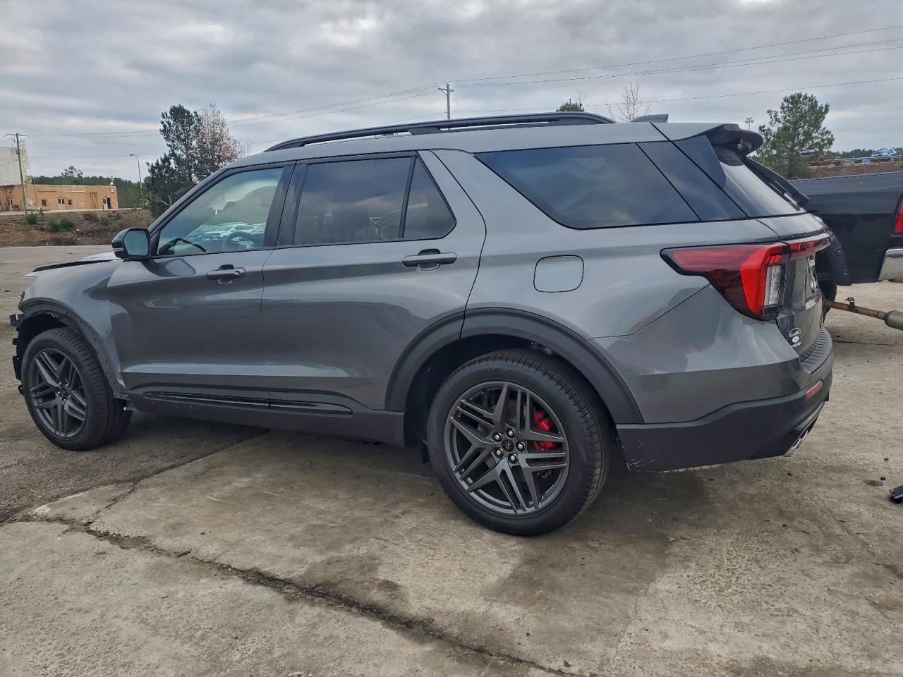 2025 FORD EXPLORER ST photo 2