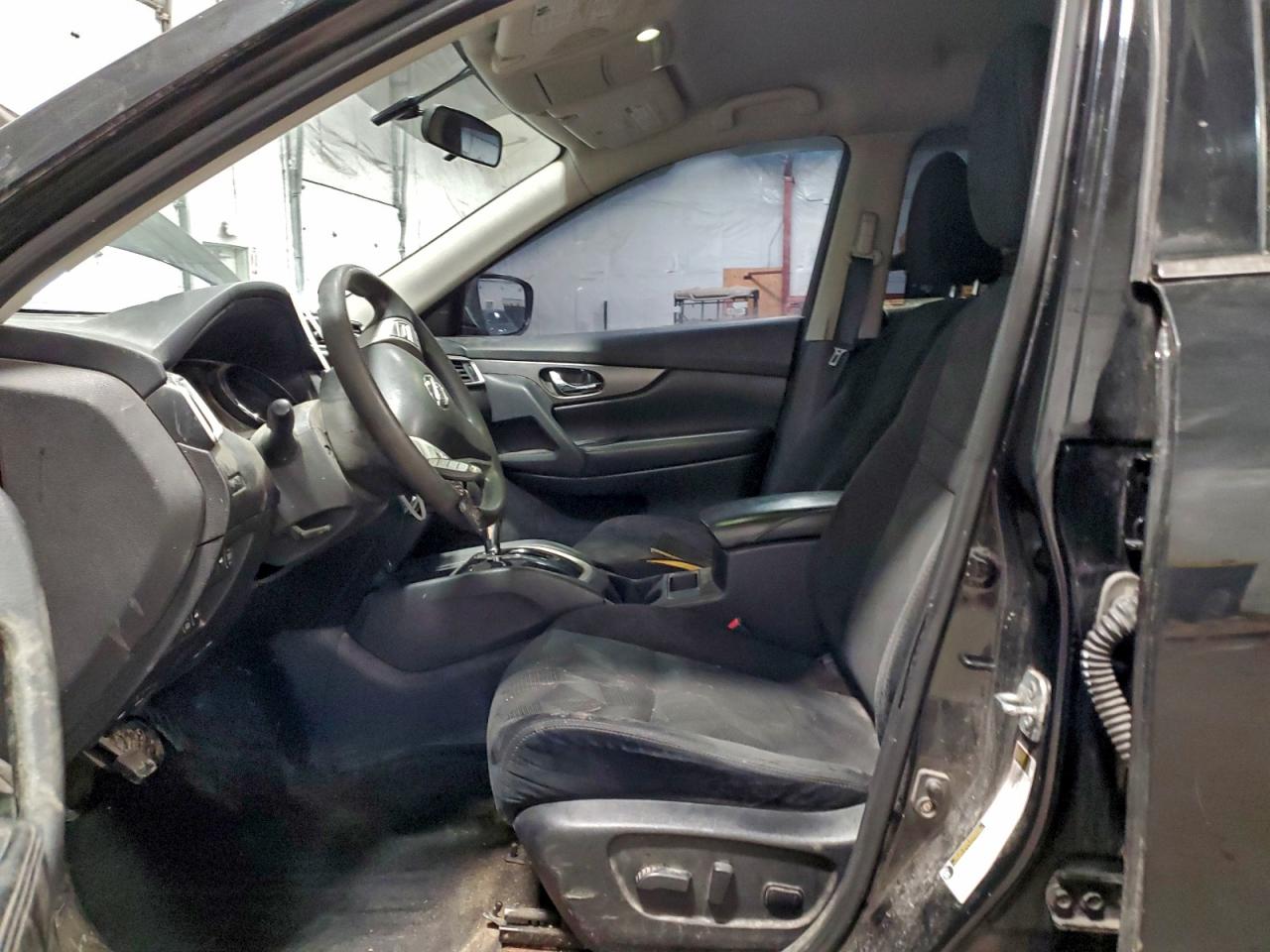 2014 NISSAN ROGUE SV photo 19