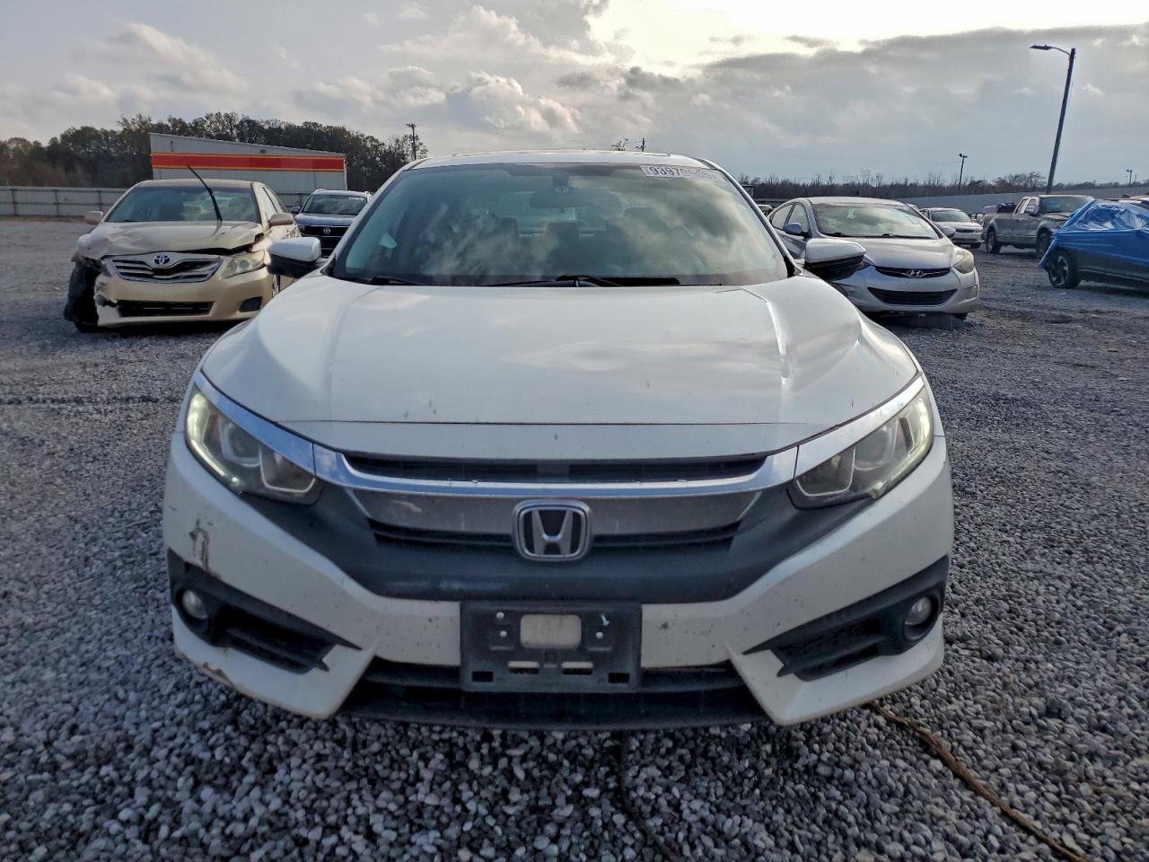 2017 HONDA CIVIC EX photo 9