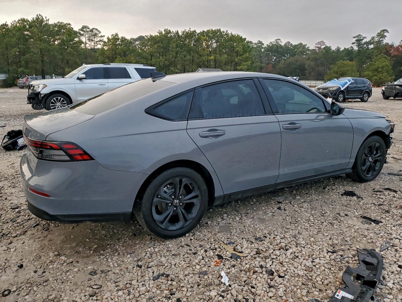 2025 HONDA ACCORD SE photo 3