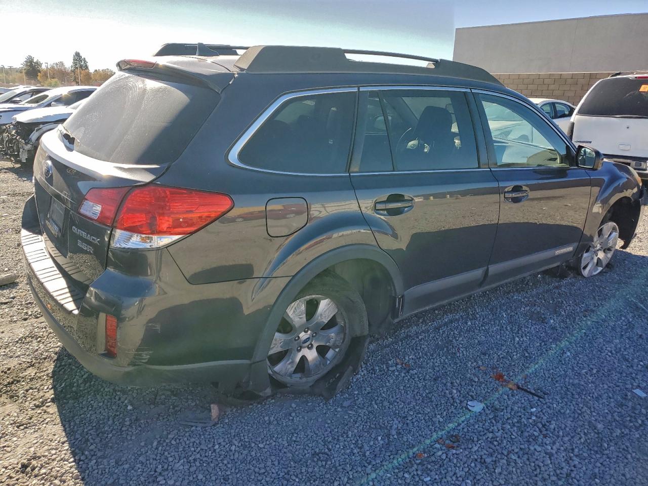 2012 SUBARU OUTBACK 3.6R LIMITED photo 3