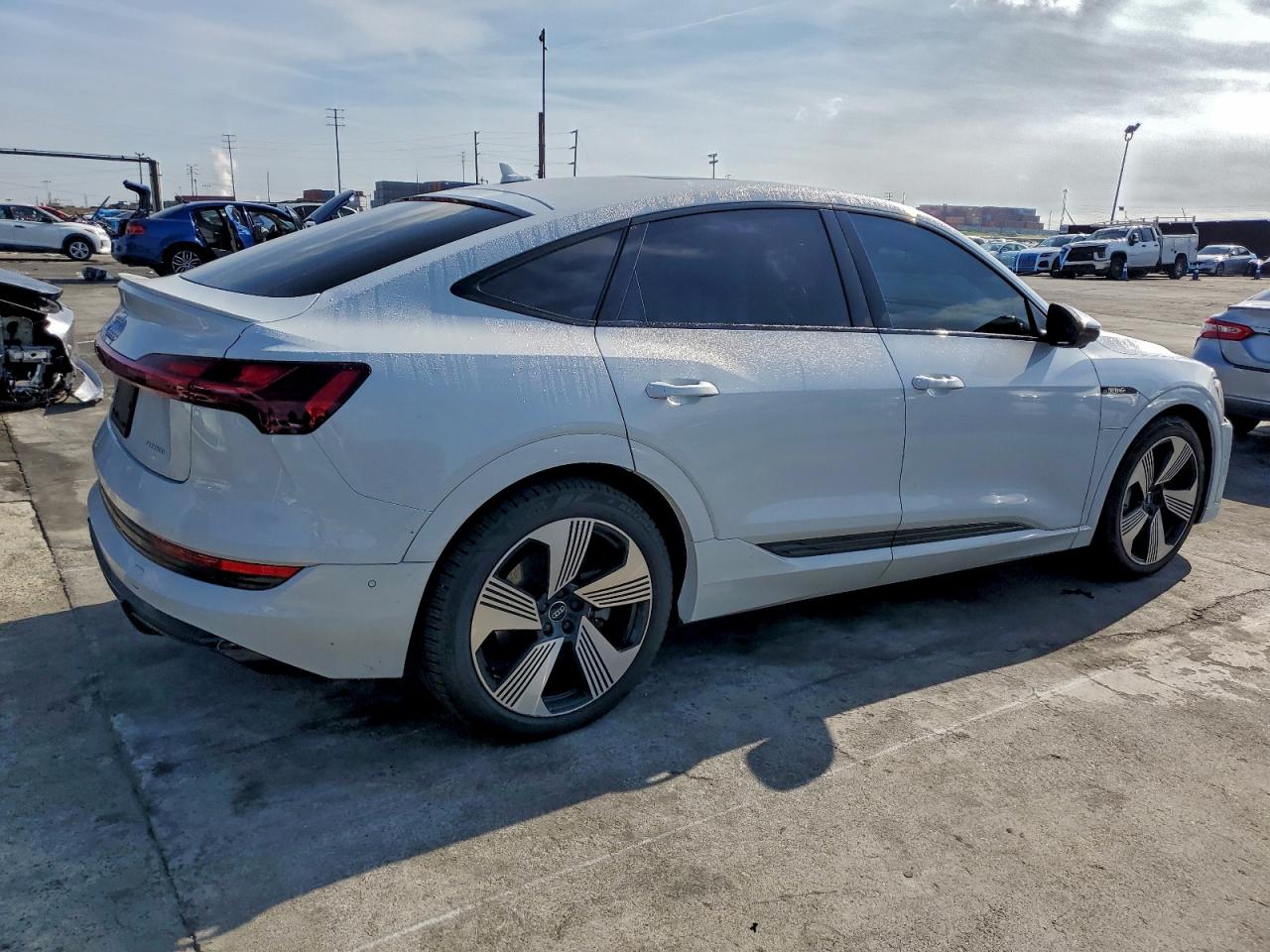 2021 AUDI E-TRON SPORTBACK PRESTIGE photo 3