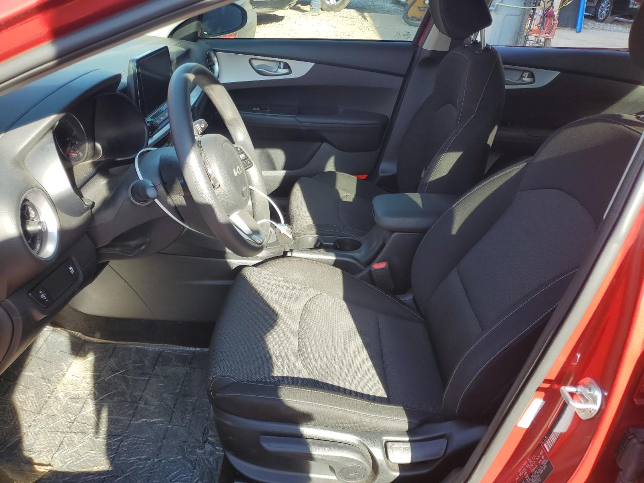 2024 KIA FORTE LX photo 7