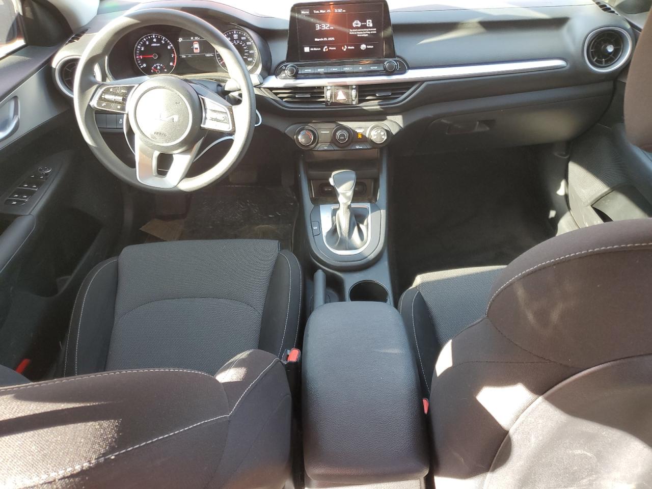 2024 KIA FORTE LX photo 8