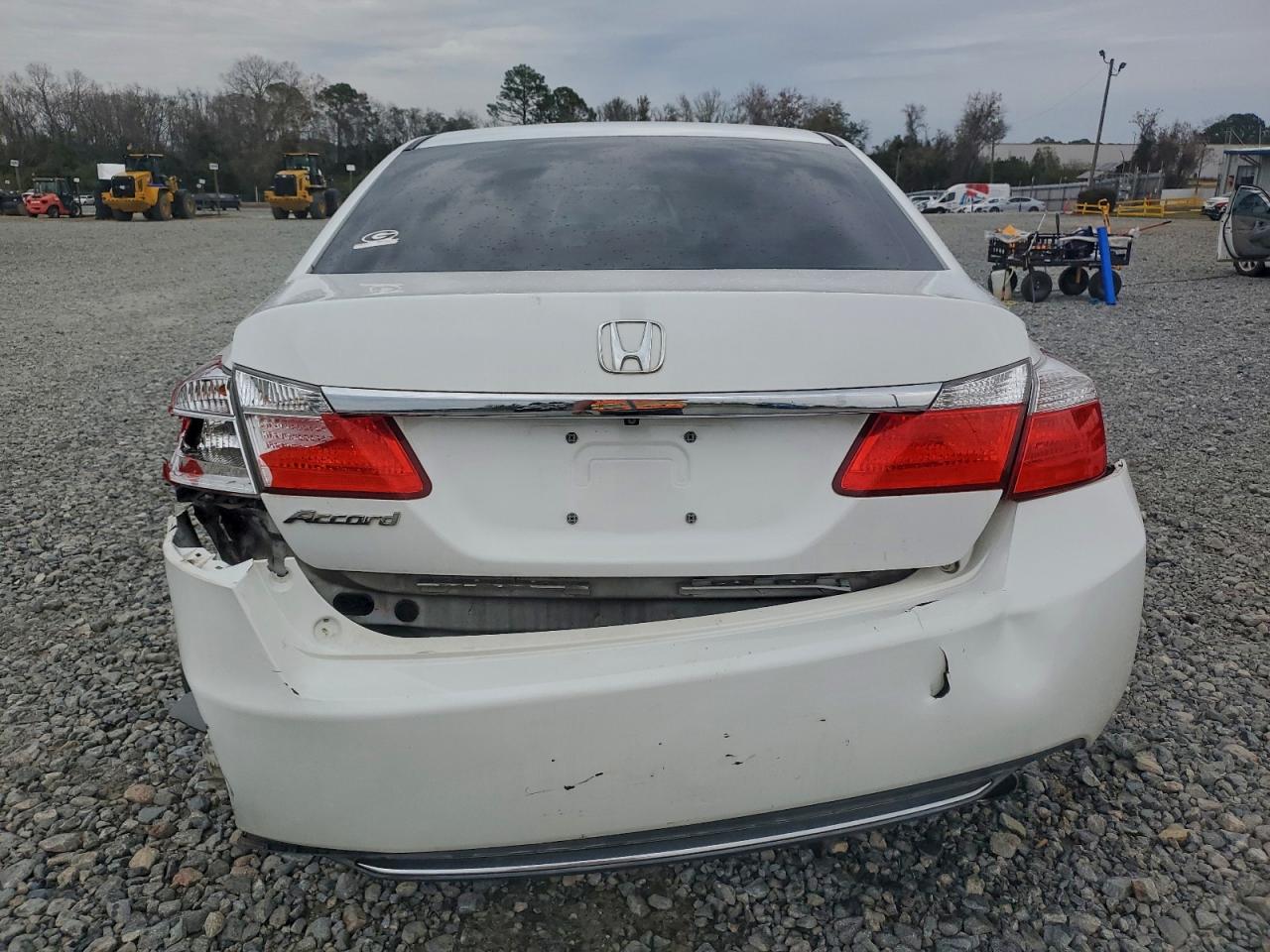 2015 HONDA ACCORD LX photo 16
