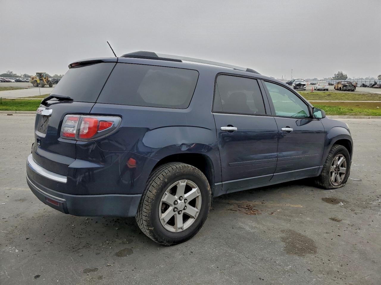 2015 GMC ACADIA SLE photo 3