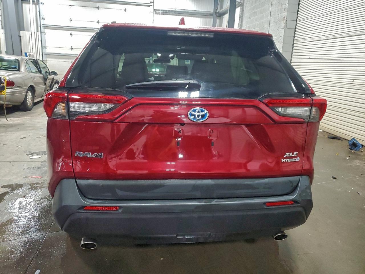 2022 TOYOTA RAV4 XLE photo 16