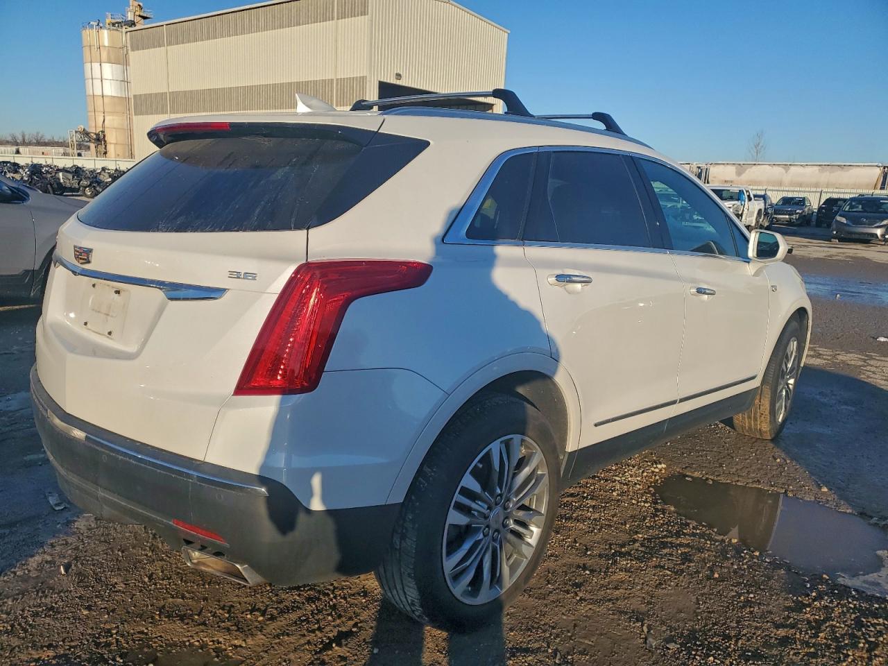 2017 CADILLAC XT5 photo 3