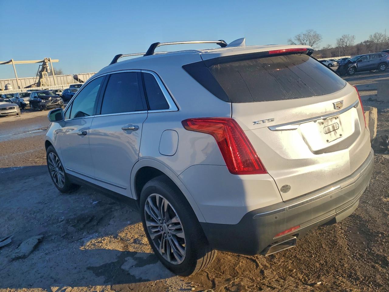 2017 CADILLAC XT5 photo 2