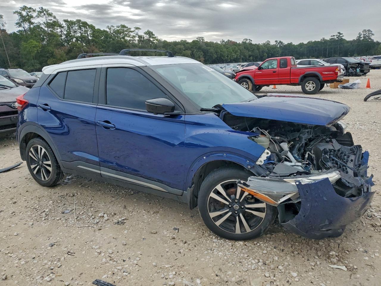 2020 NISSAN KICKS SR photo 7