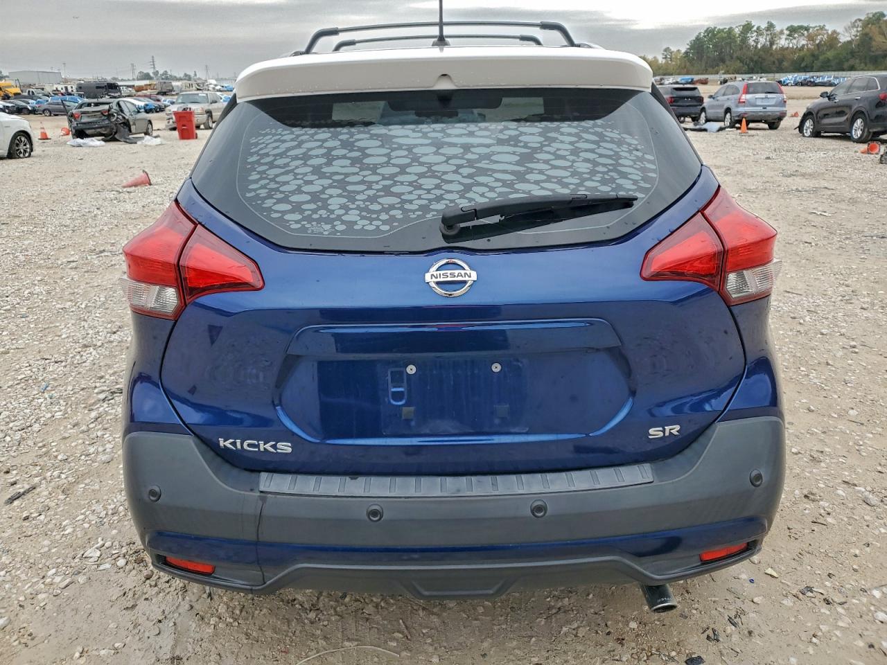 2020 NISSAN KICKS SR photo 11