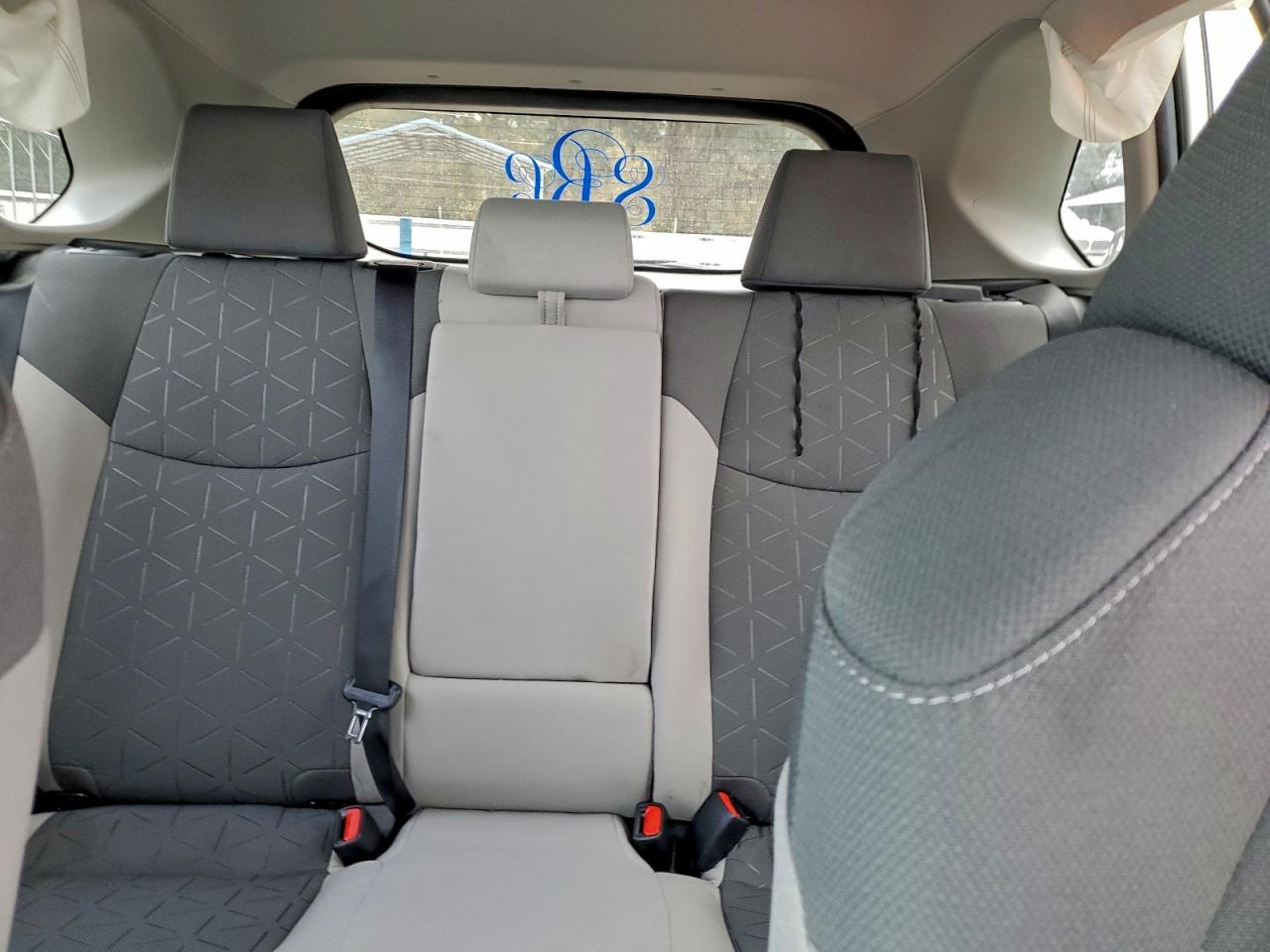 2022 TOYOTA RAV4 XLE photo 19