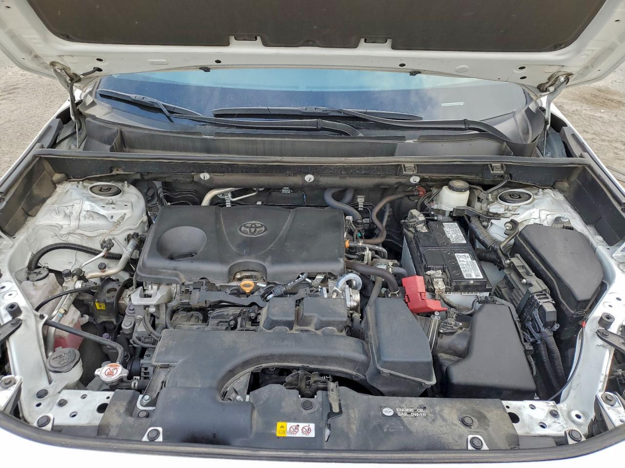 2022 TOYOTA RAV4 XLE photo 23