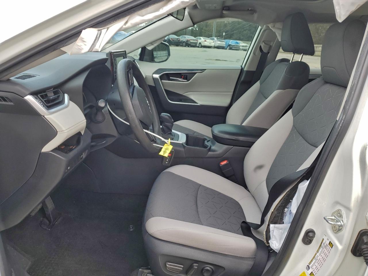 2022 TOYOTA RAV4 XLE photo 13