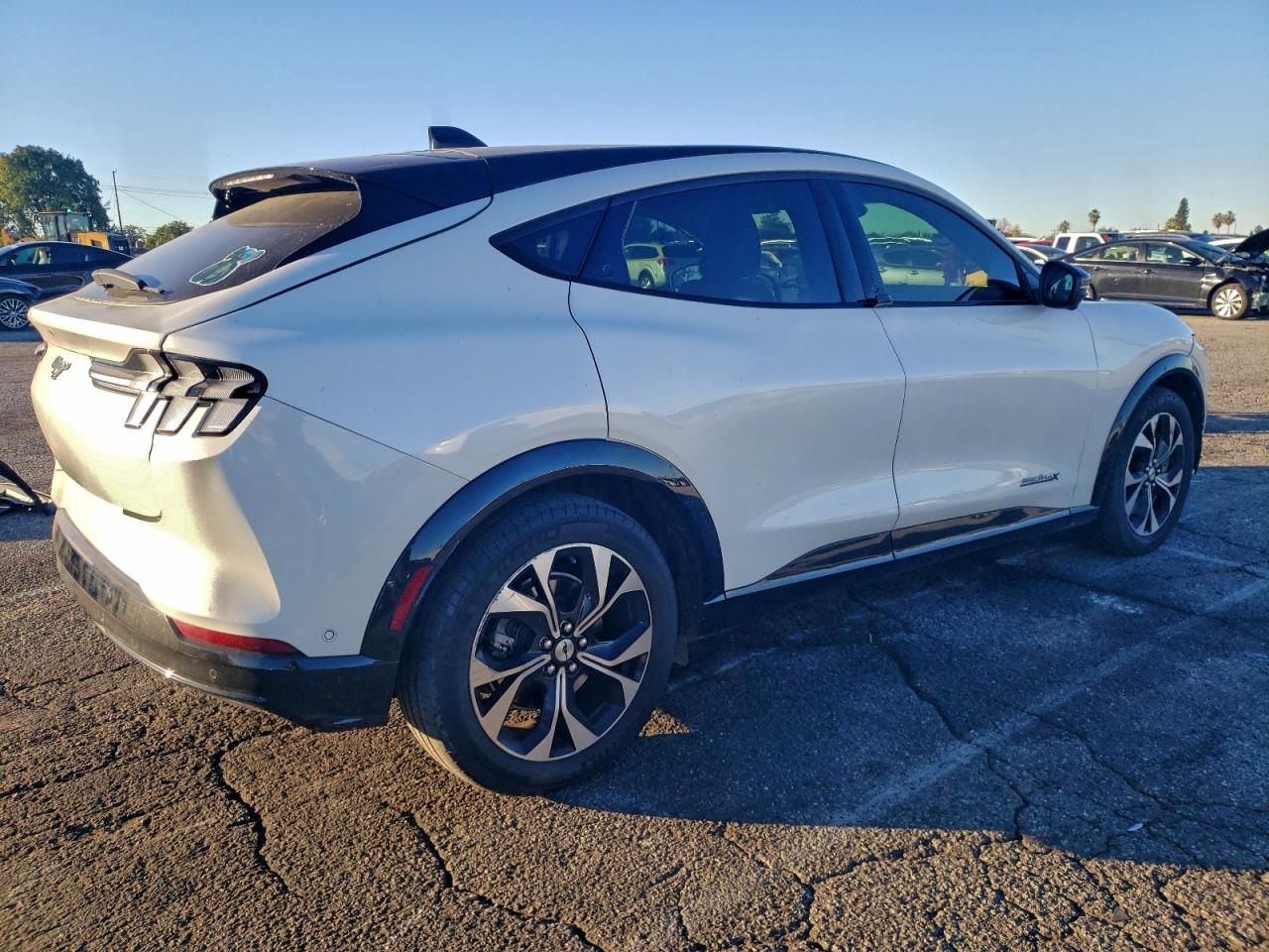 2021 FORD MUSTANG MACH-E PREMIUM photo 5