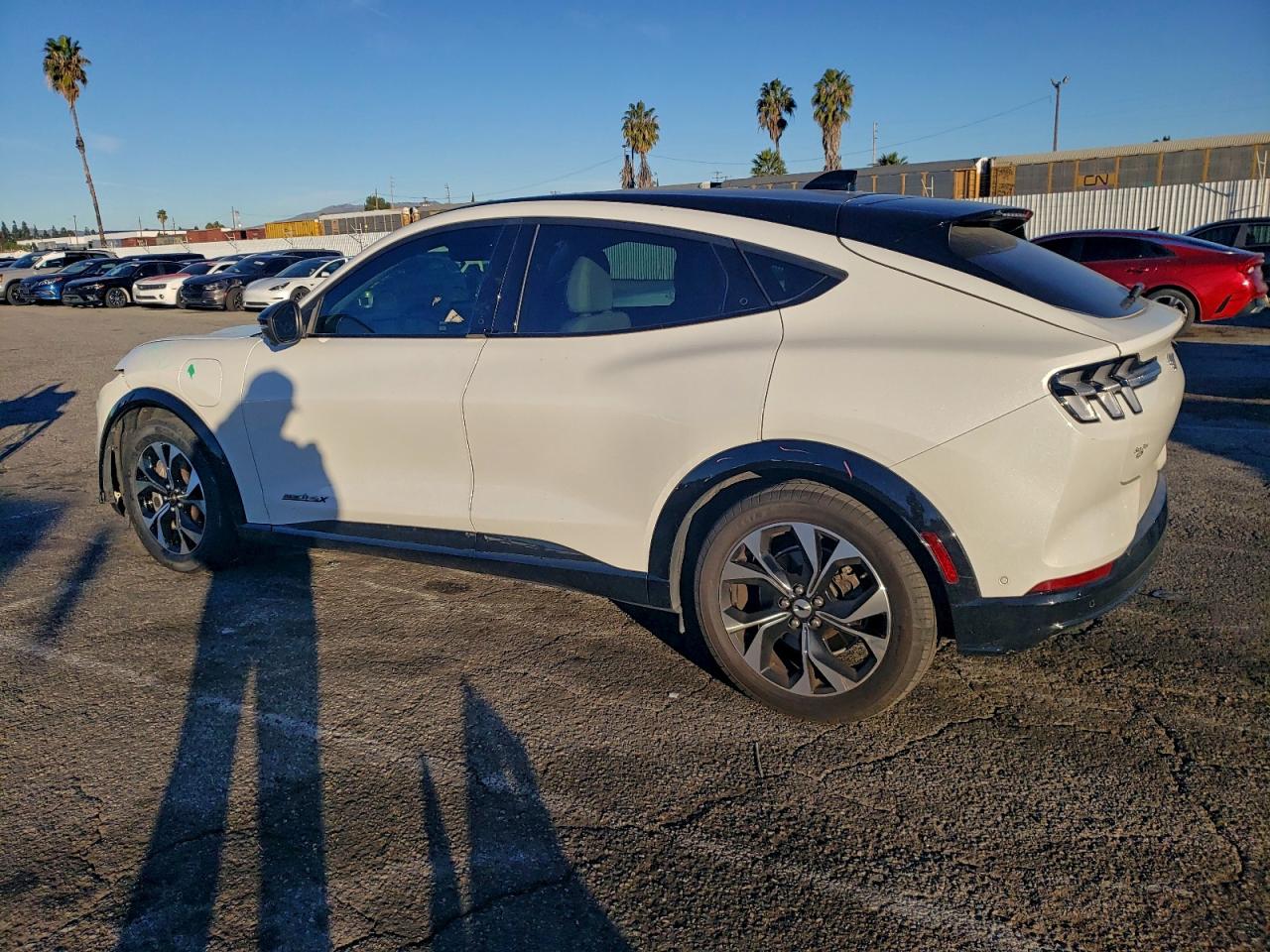 2021 FORD MUSTANG MACH-E PREMIUM photo 3